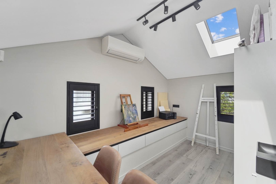 5 Bedroom Property for Sale in Bakoven Western Cape